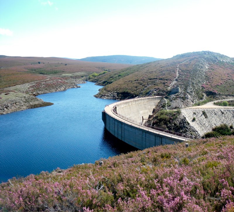 Modelos que se adecúan a las obras
hidráulicas y la hidráulica fluvial.